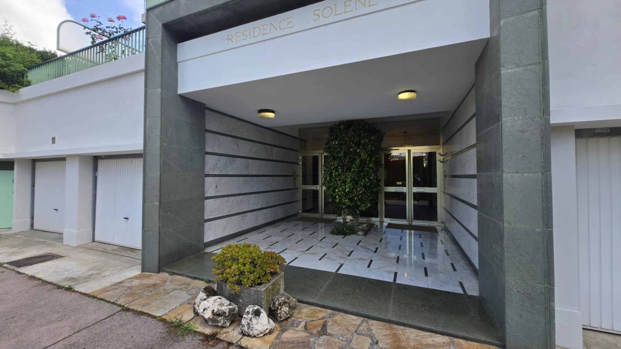 CHAMBRUN/ST MAURICE – 4P AVEC BALCONS/TERRASSES ET GARAGE