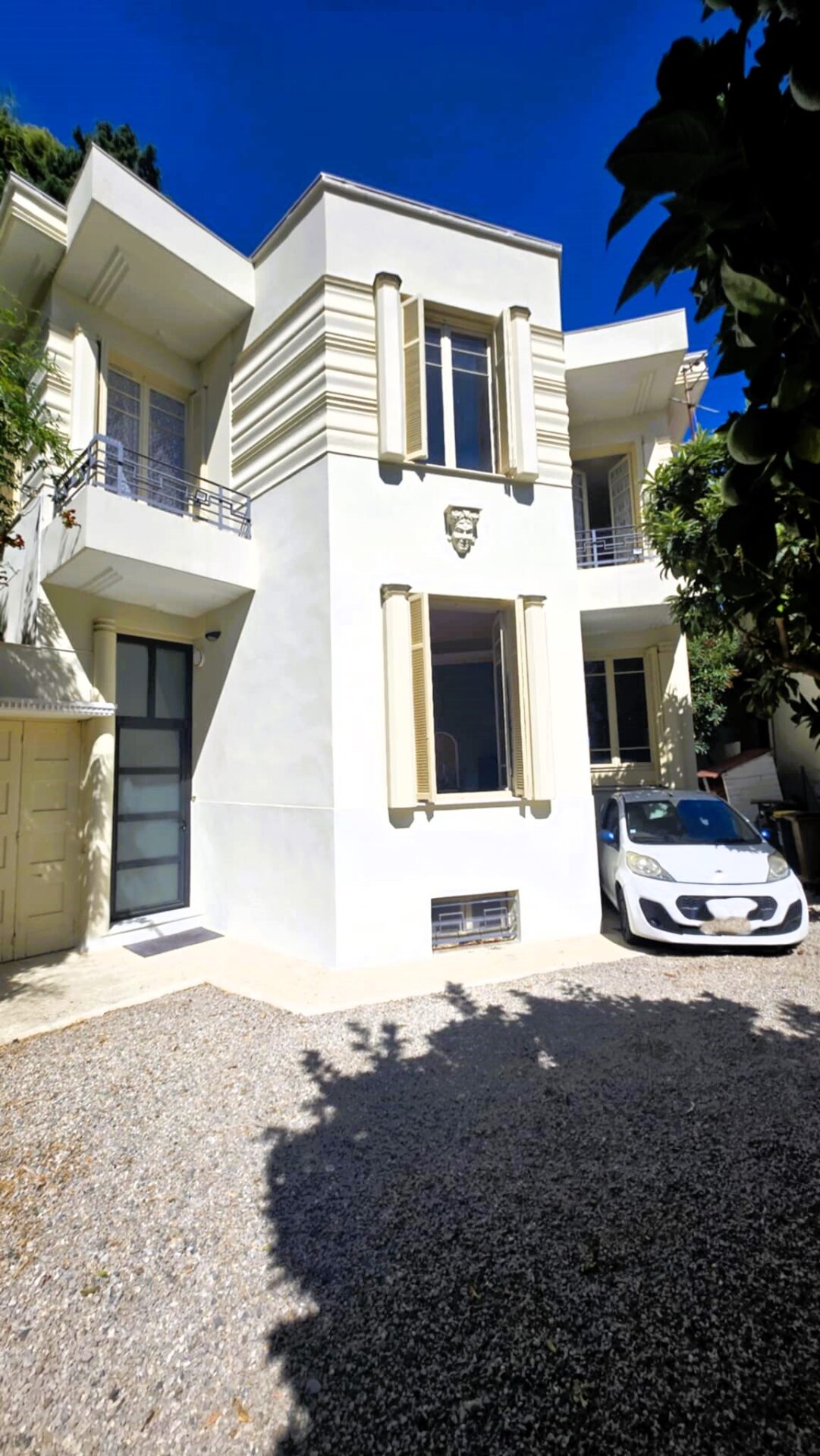 BAS CIMIEZ  /  SUBLIME MAISON INDIVIDUELLE AVEC PISCINE ET GARAGE