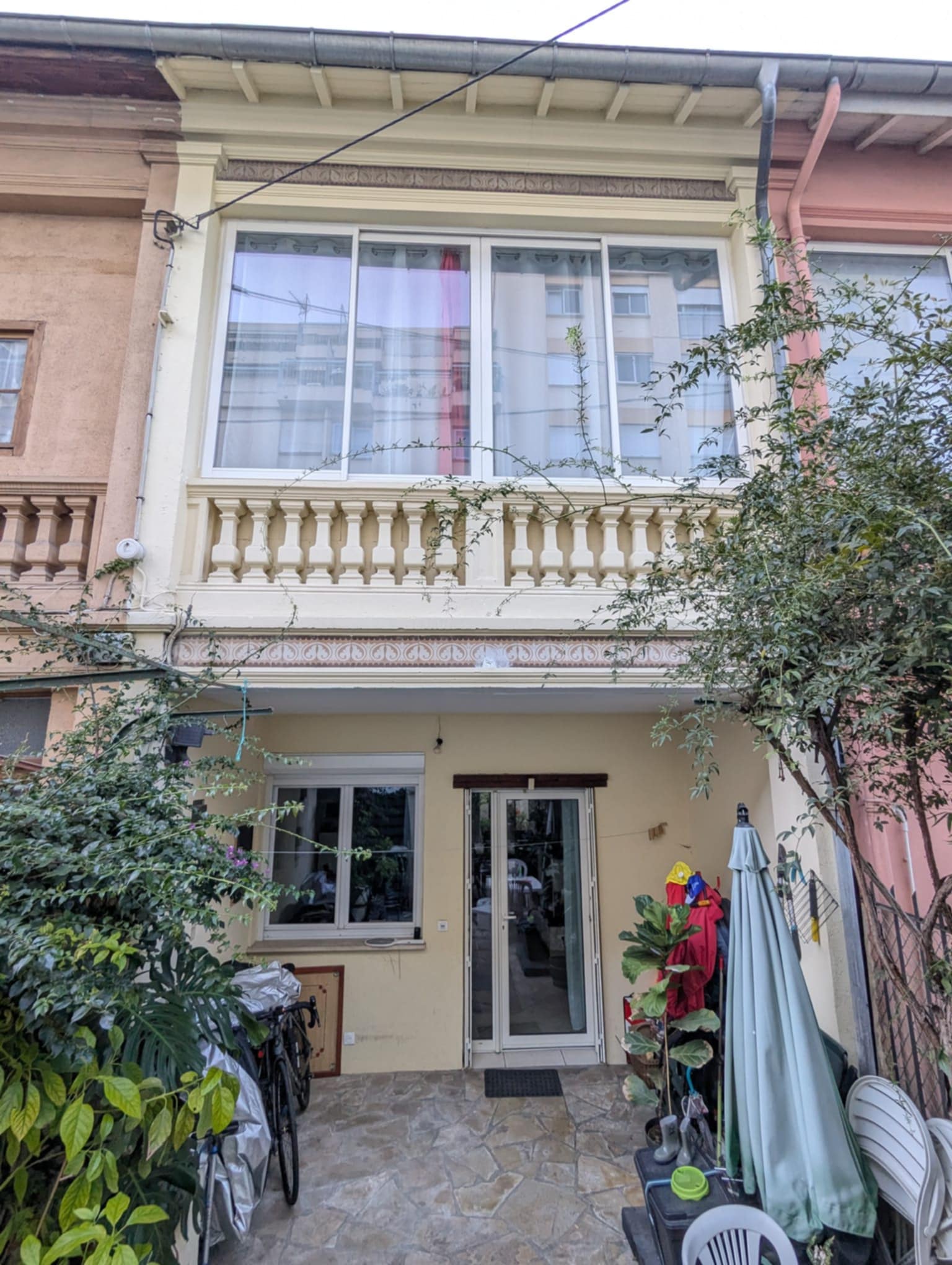 BAS MADELEINE – MAISON 120m² avec terrasse et jardinet BAS MADELEINE – MAISON 120m² avec terrasse et jardinet