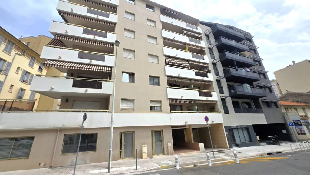 AVENUE CYRILLE BESSET – 2 PIECES AVEC TERRASSE ET CAVE (Garage en SUS) VENDU LOUE AVENUE CYRILLE BESSET – 2 PIECES AVEC TERRASSE ET CAVE (Garage en SUS) VENDU LOUE