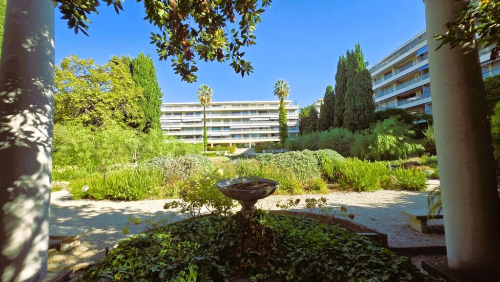 CIMIEZ – « Les jardins de Cemenelum » – Appartement 2 pièces avec terrasse + cave (garage en sus)