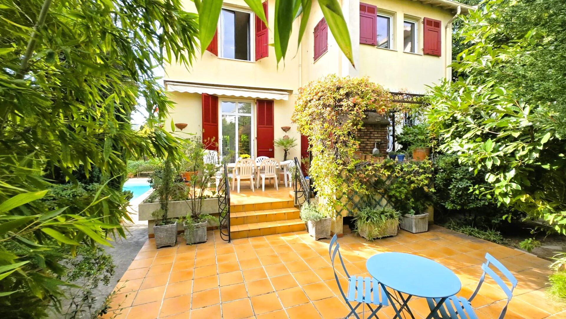 RARE – Villa Bourgeoise – Piscine – Chambrun – Garage RARE – Villa Bourgeoise – Piscine – Chambrun – Garage